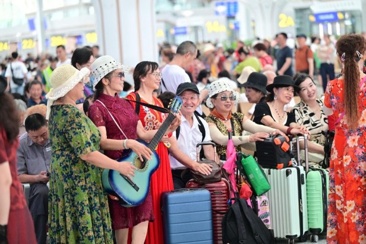 圖片新聞｜重慶東站首迎“暑運”
