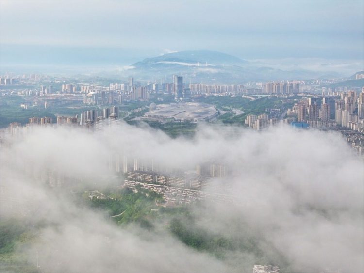 自然造奇觀 雨後山城美如畫