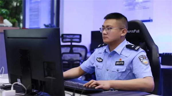 重慶合川民警李果：用數據破解案件密碼的“技術狂魔”_fororder_圖片1