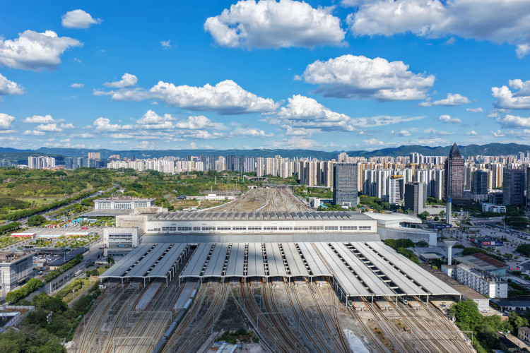 定格美麗重慶：藍天白雲映山城