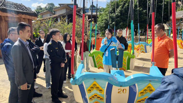 重慶市沙坪壩區“雙軌並行” 守護兒童遊樂安全_fororder_mmexport1761288097012