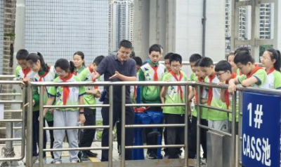 重慶彭水開展環保主題教育活動 學生零距離感受“污水變清流”_fororder_圖片2