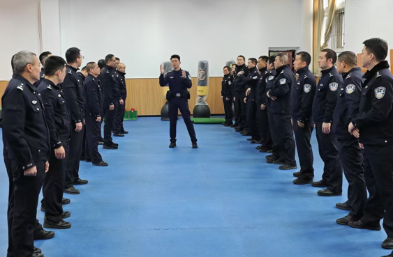 重慶北碚：粉筆藏藍皆初心 公安“特殊園丁”護平安_fororder_微信圖片_20250910131226