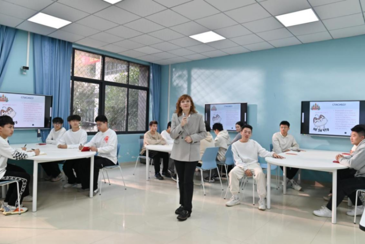 “魅力外教”⑩丨俄羅斯外教艾麗莎：鍾情美麗山城 願為中俄教育合作貢獻力量_fororder_圖片2
