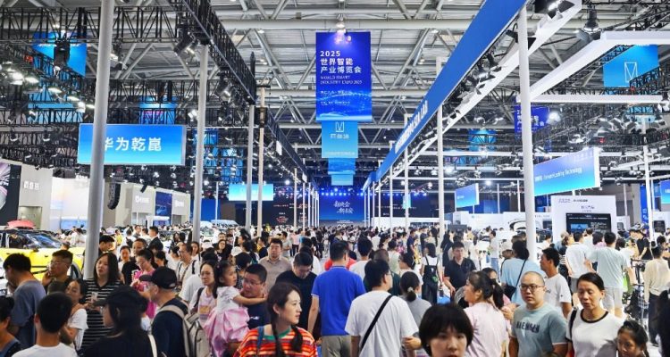 圖集｜2025智博會：新能源汽車展區 科技引領未來出行