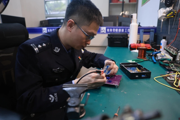 重慶大足：“全國先進工作者”劉奔載譽而歸 續寫平安守護新篇章_fororder_圖片2