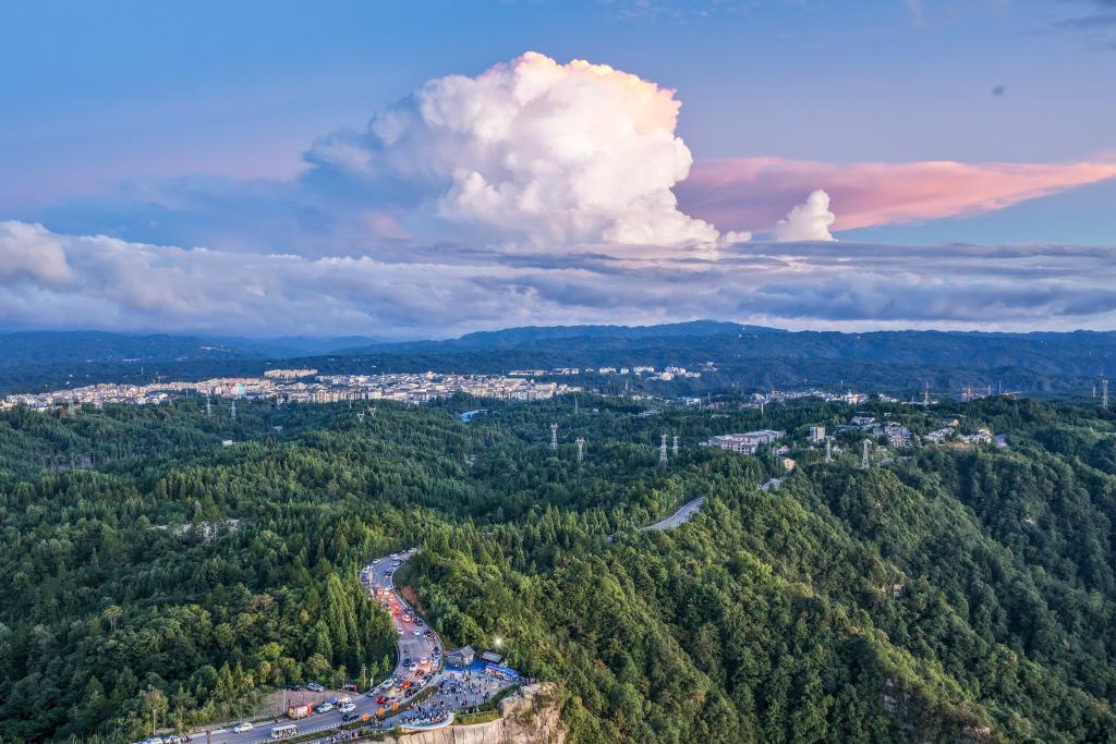 重慶黃水：青山綠水引客來