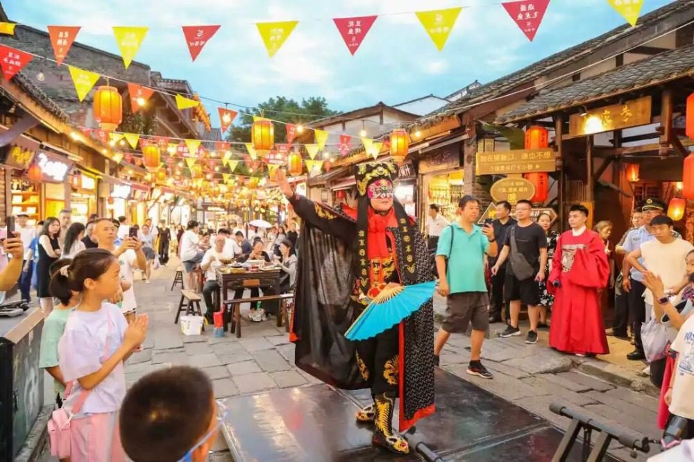 重慶非遺進景區 成為眾多遊客打卡熱點