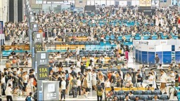 暑運過半 重慶火車站發送旅客832.2萬人次