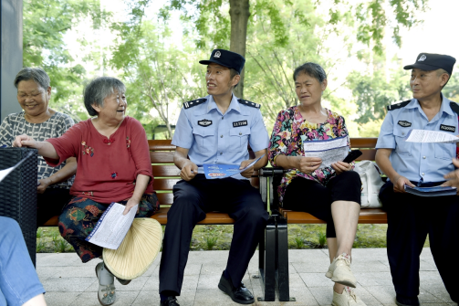 陽光下的守護丨重慶萬州公安“汗”衛夏日安寧_fororder_微信圖片_20250721144045