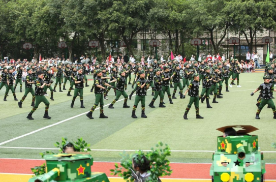 重慶南岸區珊瑚魯能小學校：“文化+科技”點燃校園田徑運動會_fororder_微信圖片_20250424155249