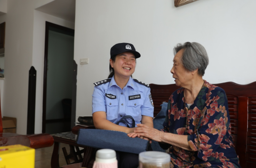 重慶江北“社區平安管家”陳霞：智慧治理有精度 社區服務有溫度_fororder_微信圖片_20250418142616