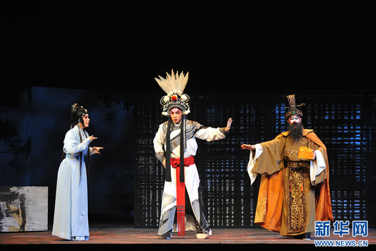 以藝術傳承忠勇精神 川劇大幕戲《巴蔓子將軍》首演