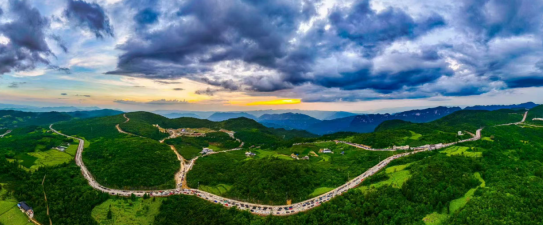 “五星級汽車自駕運動營地”落戶重慶彭水 摩圍星空露營地開營_fororder_微信圖片_20250819151417