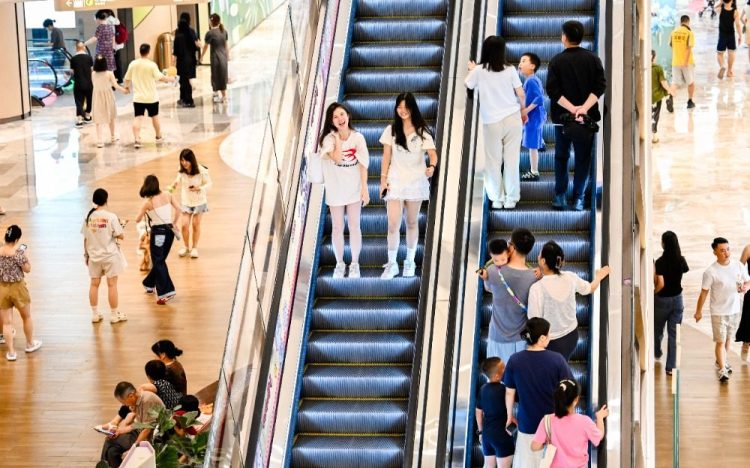 重慶商場以“涼”引客點燃夏日消費熱