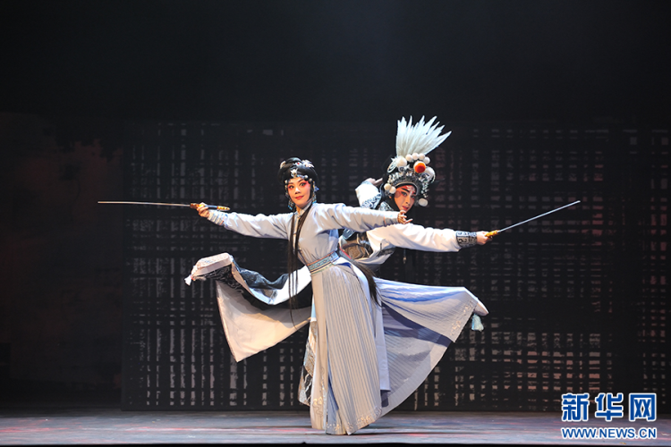 以藝術傳承忠勇精神 川劇大幕戲《巴蔓子將軍》首演