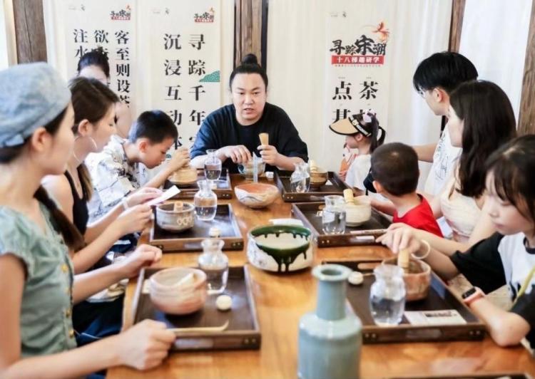 打卡山城“慢生活” 解鎖重慶休閒消費新潮流