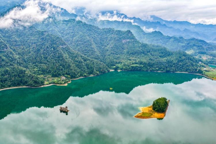 重慶黔江：小南海濕地自然保護區秋景如畫