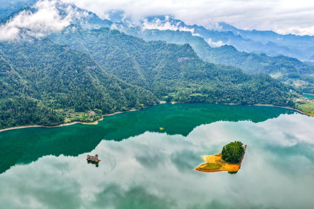 重慶黔江：小南海濕地自然保護區秋景如畫