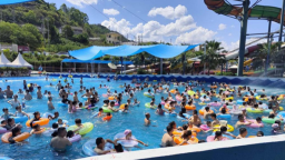 重慶涪陵：水上樂園成清涼“打卡地”