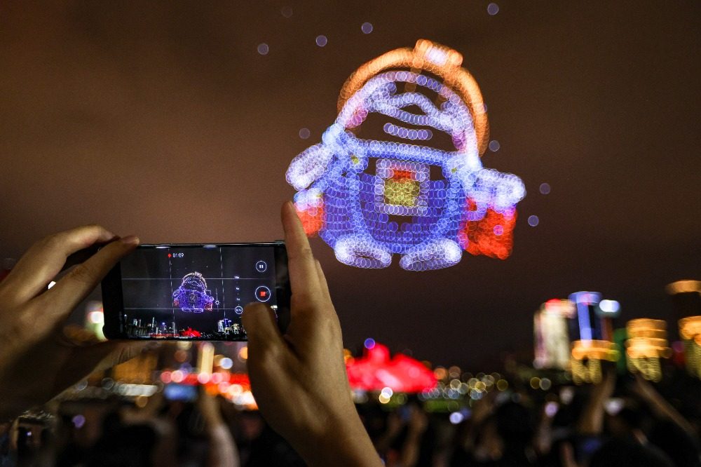 “新韻重慶”大國工匠專場燈光秀震撼上演