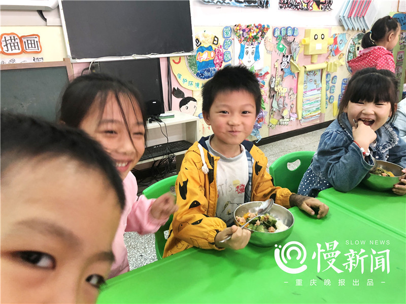 網信辦要求【區縣聯動】【豐都】豐都供餐幼兒園實現“視頻廚房”全覆蓋