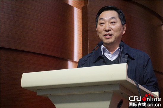 急稿【CRI專稿 列表】重慶一中舉行首屆作家進校園暨校園寫作計劃啟動會