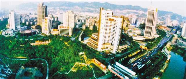 網信辦要求【聚焦重慶】40年：鏡頭中的“重慶第一次”