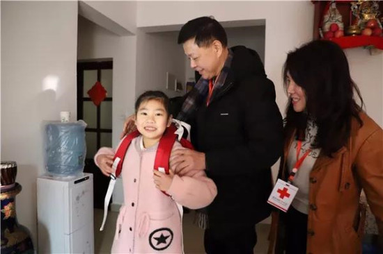 【社會民生】重慶市紅十字會一行慰問器官捐獻者家庭子女