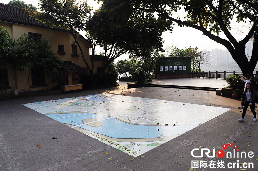（無邊欄）【CRI專稿 列表】巨幅地圖亮相重慶李子壩 展示渝中歷史文化景點