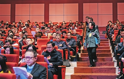 【聚焦重慶】重慶渝中人大會議再念會風會紀“緊箍咒”