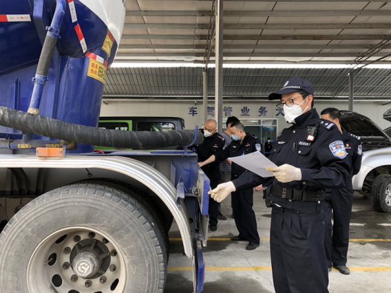 【OK】【周利宏已審】【重慶江北區公安分局供稿】重慶江北交巡警開設交管業務“綠色通道” 助力企業復工復産