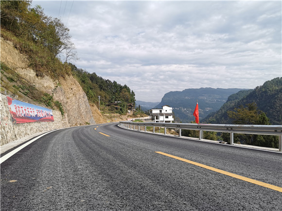 【區縣】重慶武隆：一條路的延伸 大山深處有了盼頭