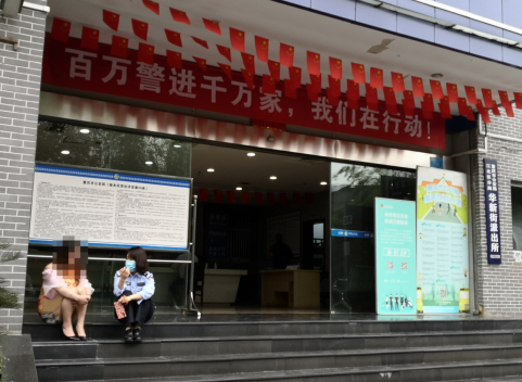 【OK有修改】【重慶江北公安局供稿】重慶江北驍騎10秒救人 堪稱“教科書式”救援