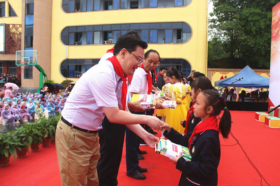 【區縣聯動】【銅梁】重慶銅梁侶俸小學舉行慶“六一”主題集會