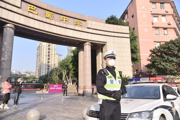 【OK有修改】重慶第二批學校開學復課 渝中警方“有備而來”安全護航