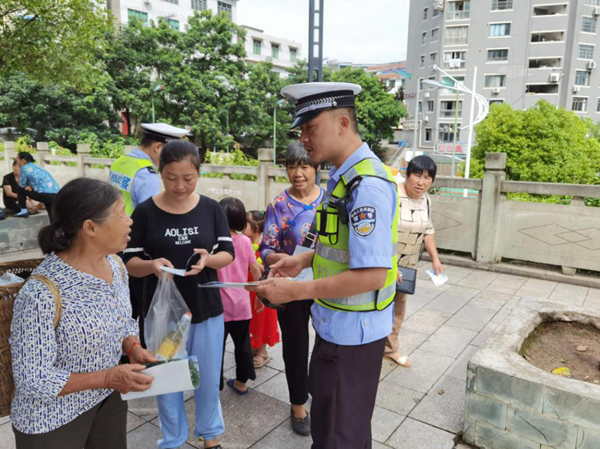 【原創】重慶雲陽交巡警開展美麗鄉村安全行嚴禁酒駕宣傳活動_fororder_圖片1