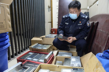 OK【重慶江北區公安分局供稿】兩男子半夜“掃蕩”基站 重慶江北警方迅速捉拿歸案