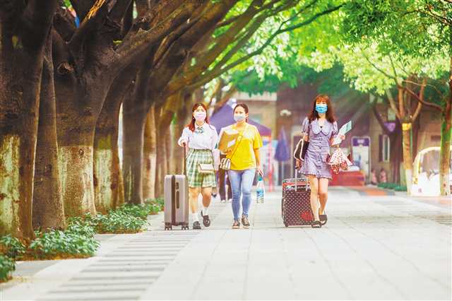 【城市遠洋】【焦點圖】【聚焦重慶】重慶高校昨起分批有序開學