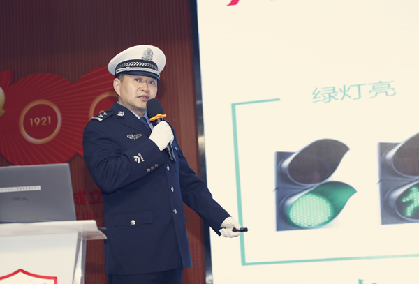 【原創】重慶高新交巡警開展交通安全知識進校園活動_fororder_圖片1