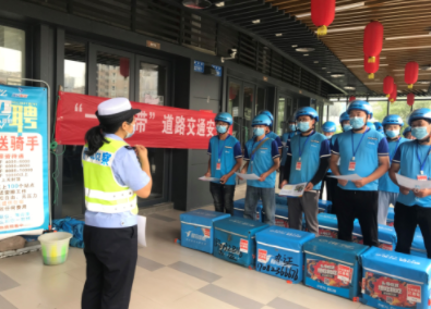 【B】重慶九龍坡警方重拳出擊開展“四車”突出交通違法集中專項整治行動