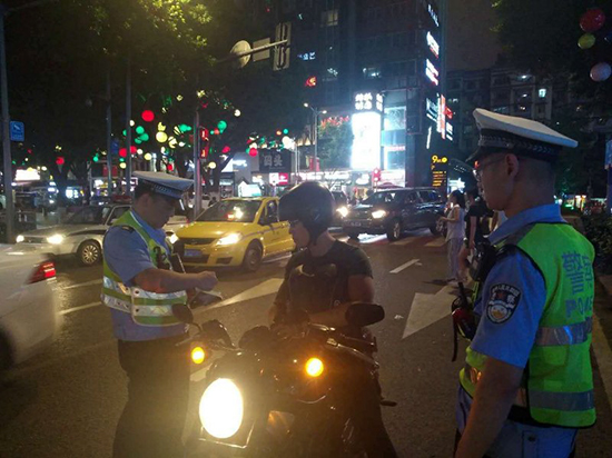 【法制安全】重慶江北交巡警強力整治摩托車非法改裝和噪音擾民