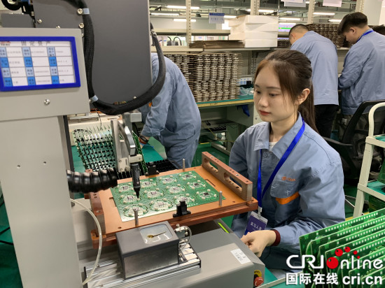 優先審核【CRI專稿 列表】“綠色”成為主色調 看重慶如何助推長江經濟帶發展【內容頁標題】【看長江之變】“綠色”成為主色調 看重慶如何助推長江經濟帶發展