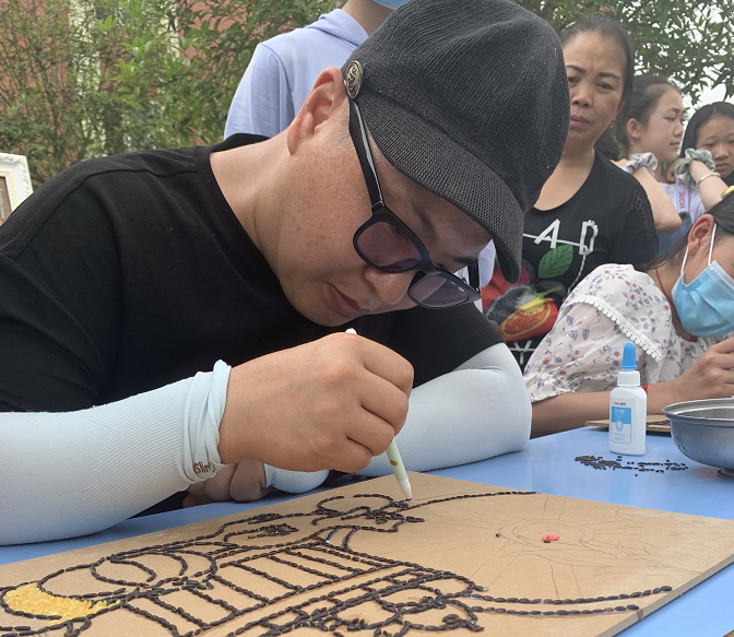 外國友人到巴南區石灘鎮近距離感受“巴南非遺”：“這是一次奇妙的旅程！”