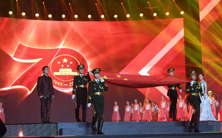 【聚焦重慶】《中國美·家鄉情》在重慶兩江新區演出【內容頁標題】重慶市慶祝新中國成立70週年特別節目《中國美·家鄉情》在兩江新區演出