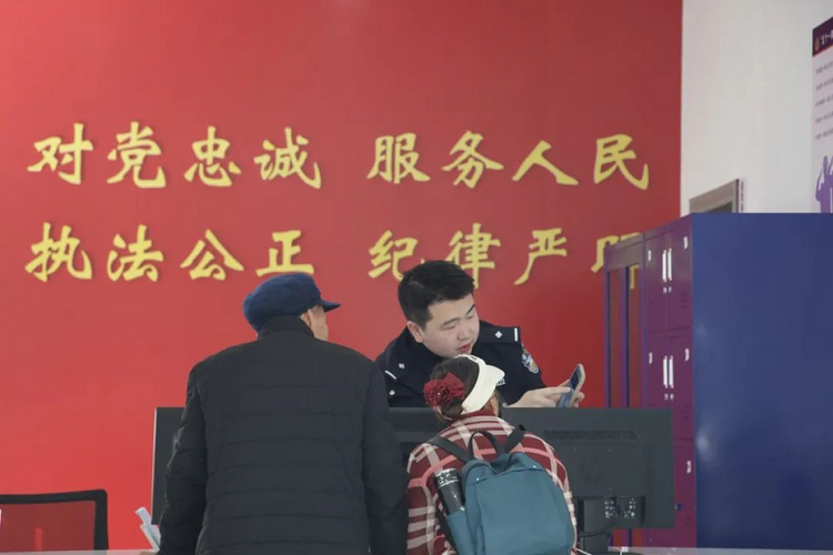 重慶開州：37個派出所“綜合窗口”已全面升級 提供“一窗通辦”升級版服務_fororder_圖片2