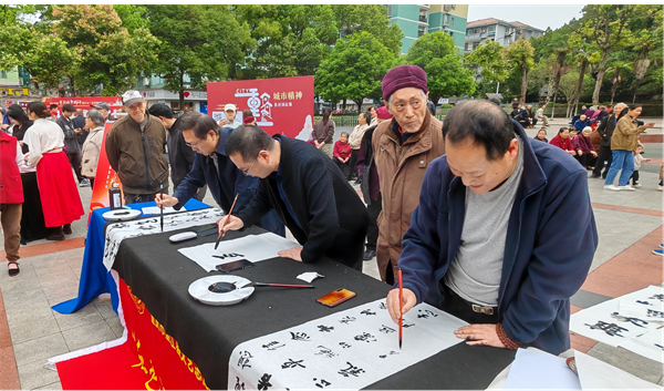 重慶墊江開展“重慶城市精神”表述語線下徵集活動_fororder_圖片6