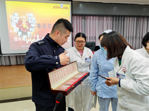 重慶警方堅持為民 獲得轄區群眾稱讚_fororder_圖片2