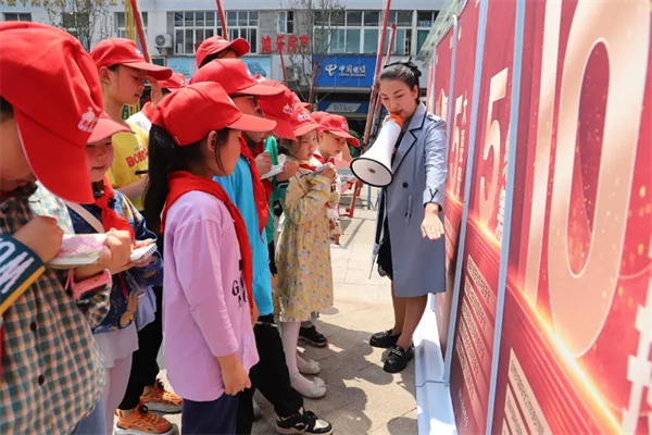 重慶各地積極開展“4·15”全民國家安全教育日宣傳活動_fororder_圖片3