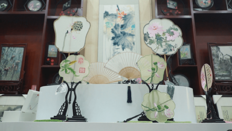 巴渝鄉村工匠唐麗娟：讓“巫溪嫁花”從活起來到火起來